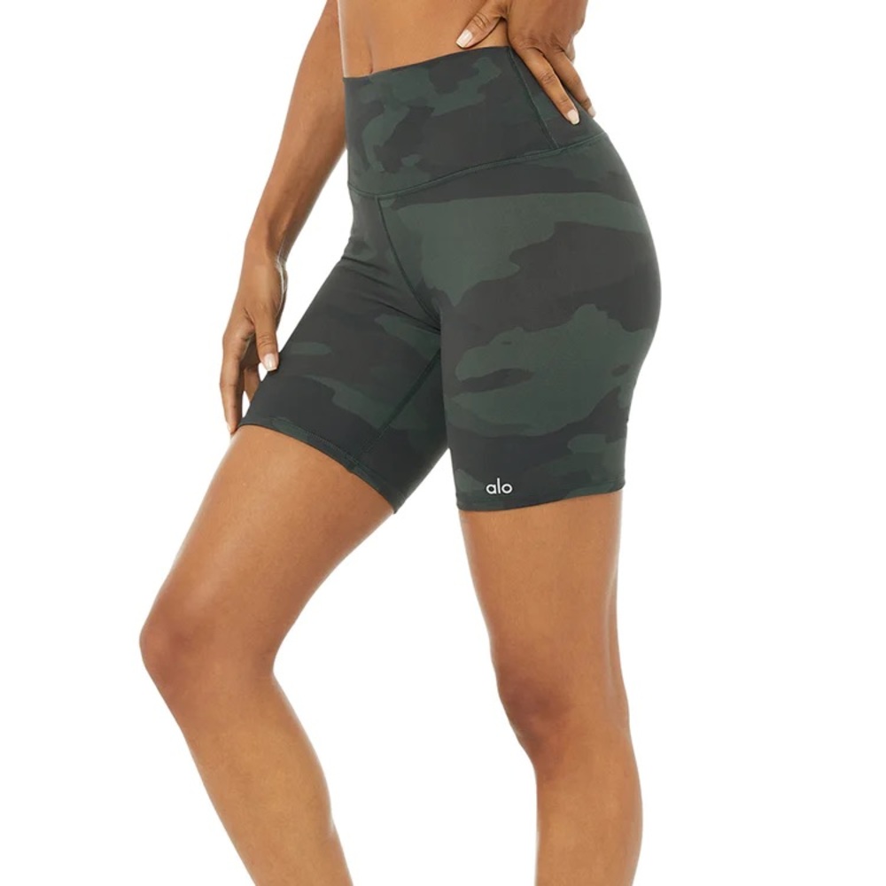 7" HIGH-WAIST VAPOR SHORT
Hunter Camouflage / XS